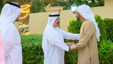 الشيخ محمد بن زايد يزور المفكر الكبير علي محمد الشرفاء الحمادي في منزله
